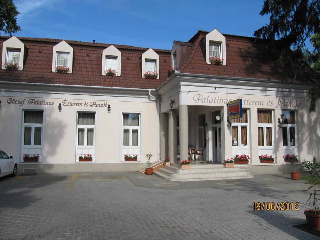 Goecsej Palatinus Etterem Es Panzio Aparthotel Zalaegerszeg Ngoại thất bức ảnh